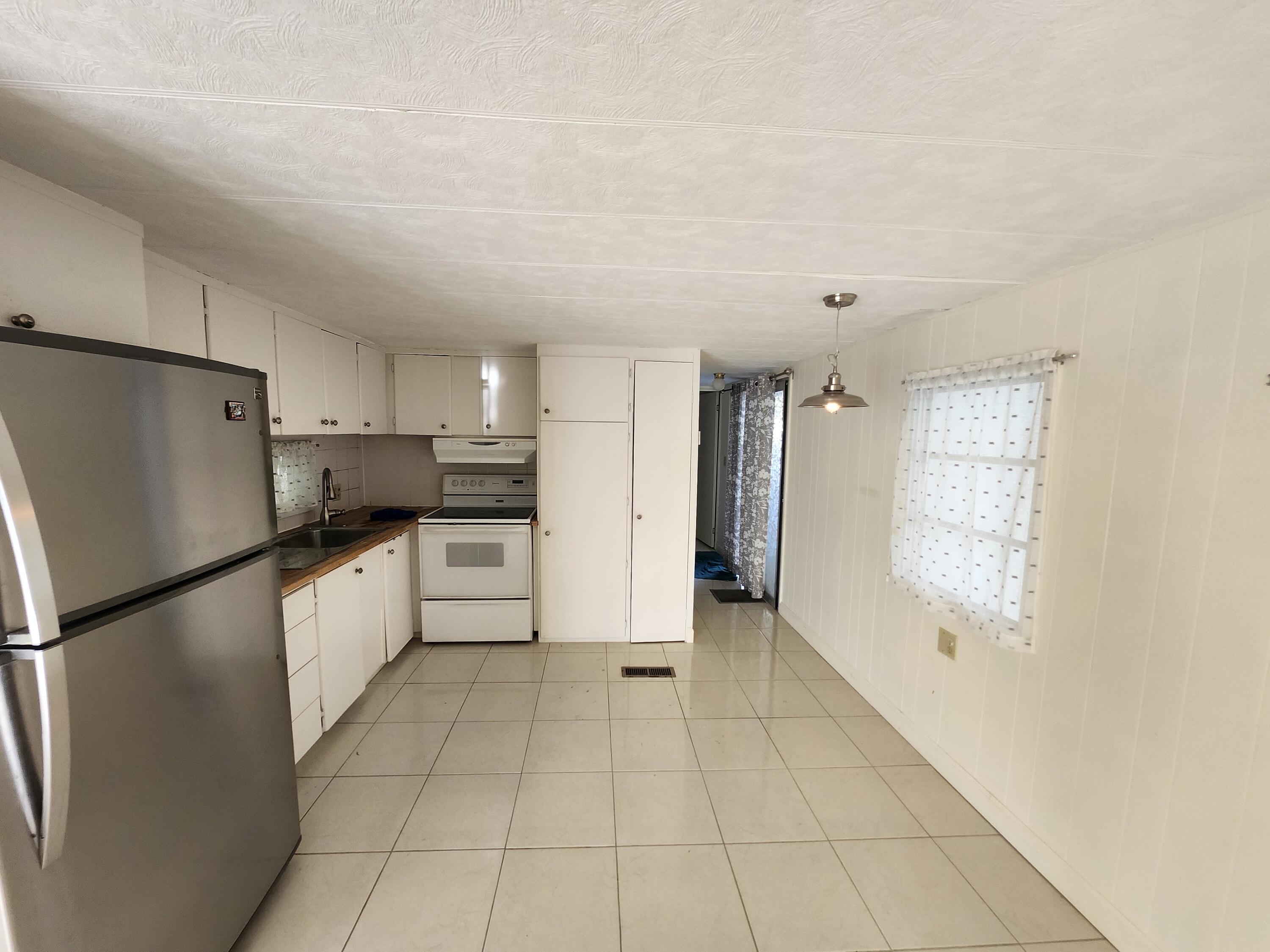 2011 Southwest 84th Avenue Davie, FL 33324 - Photo 12 of 28 1000030808