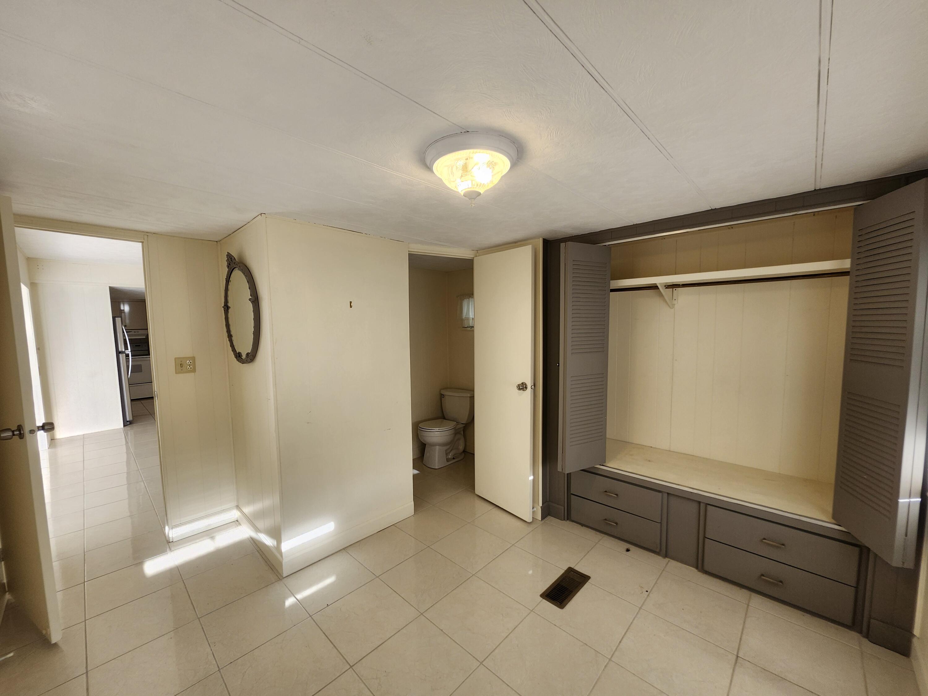 2011 Southwest 84th Avenue Davie, FL 33324 - Photo 14 of 28 1000030810