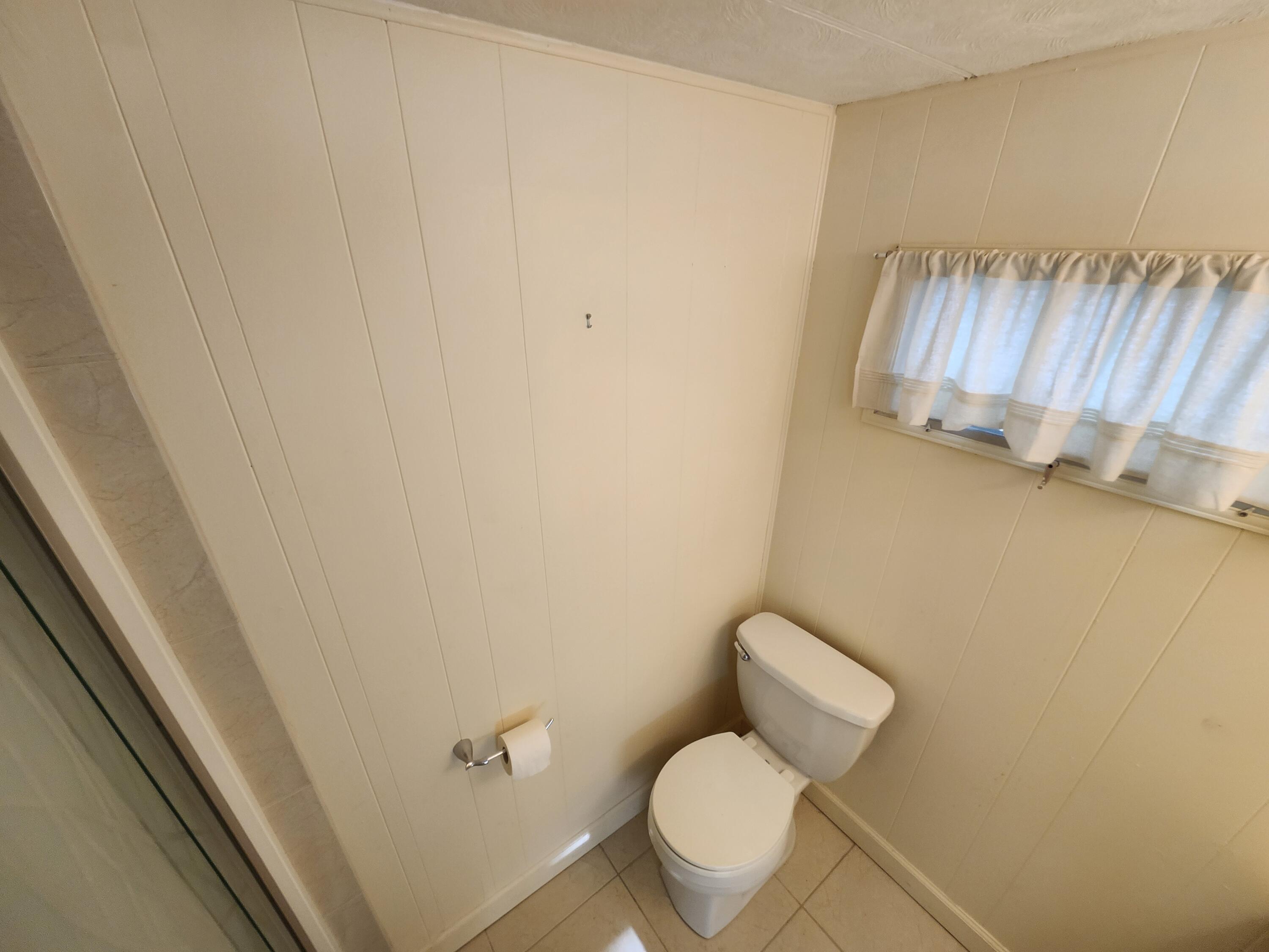 2011 Southwest 84th Avenue Davie, FL 33324 - Photo 16 of 28 1000030812