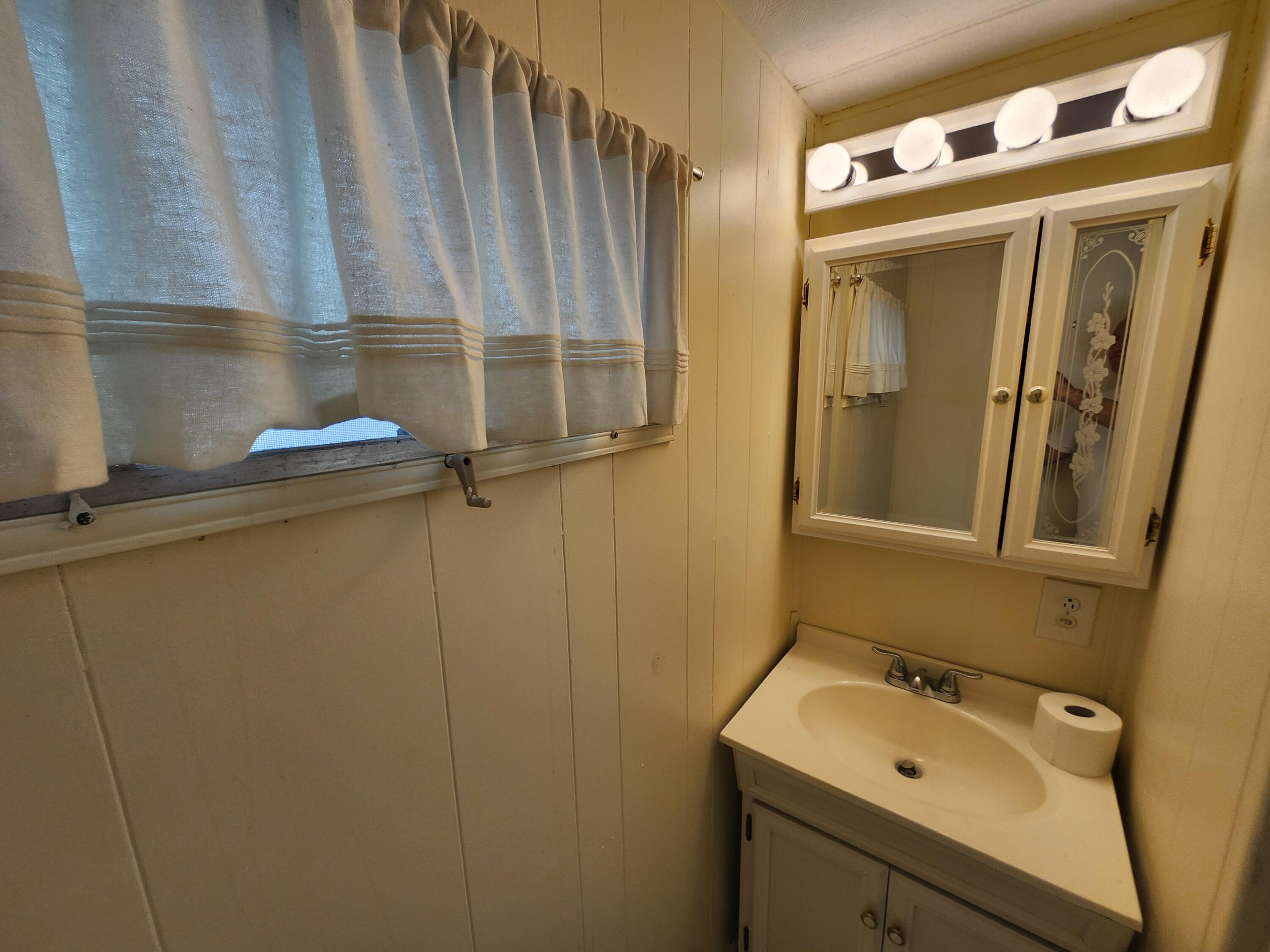 2011 Southwest 84th Avenue Davie, FL 33324 - Photo 18 of 28 1000030814