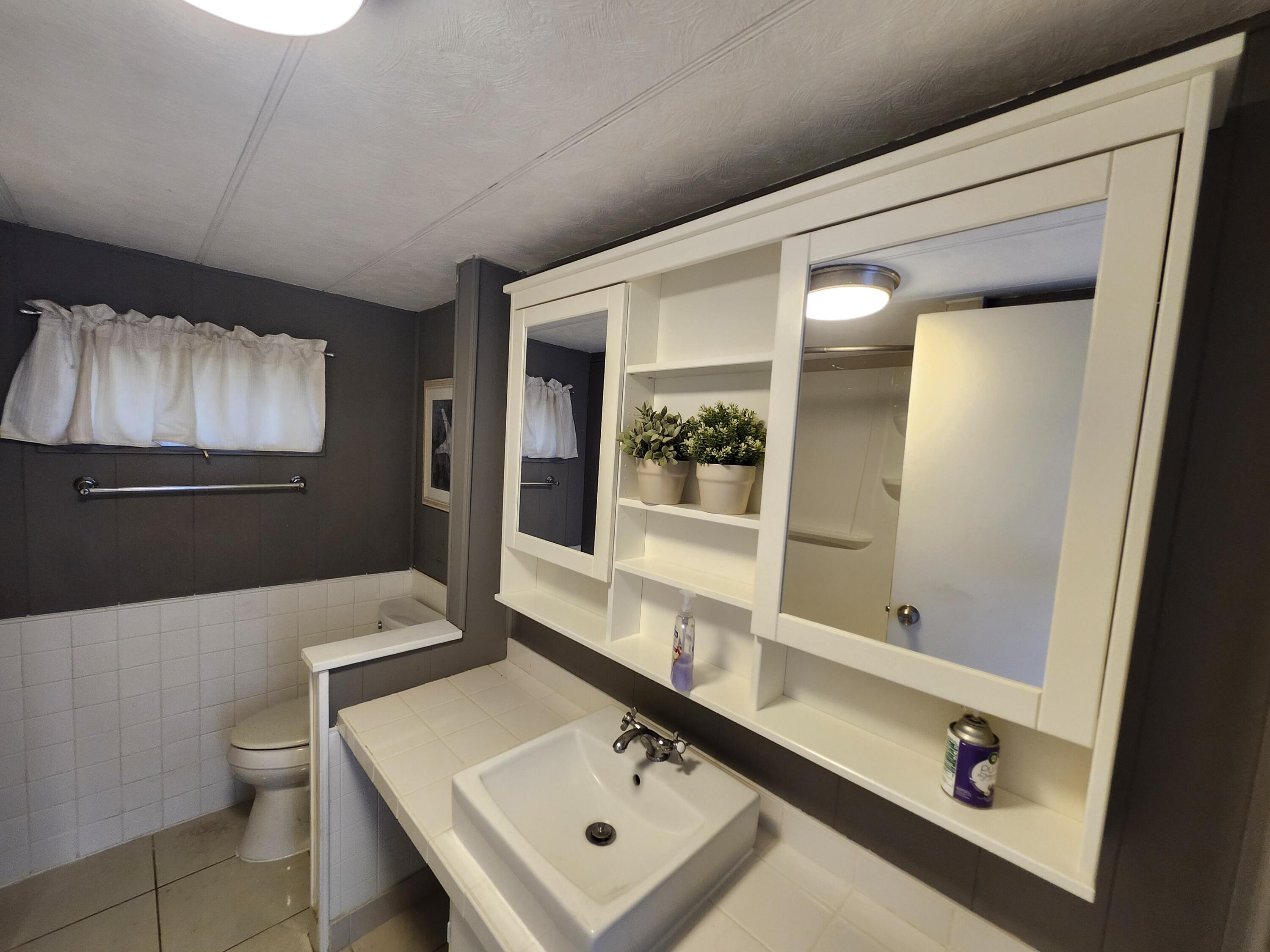 2011 Southwest 84th Avenue Davie, FL 33324 - Photo 21 of 28 1000030817