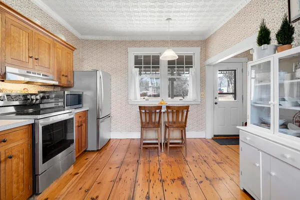 $599,000 | 274 Front Street, Richmond, ME 04357