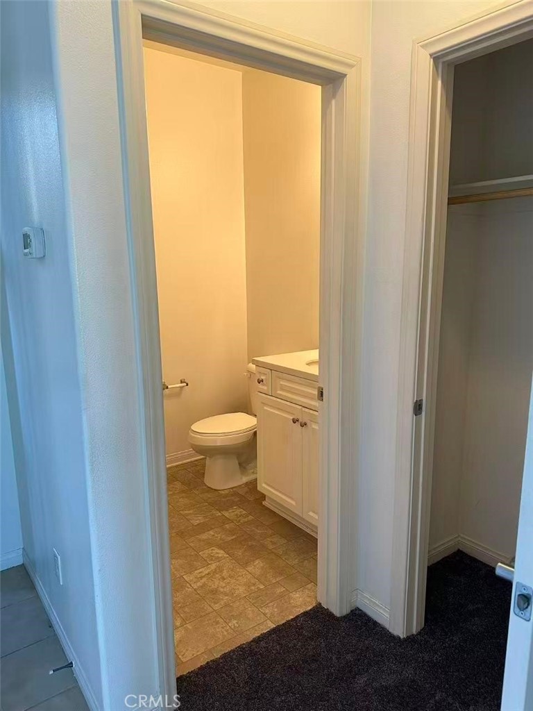 650 Huron Place Claremont, CA 91711 - Photo 7 of 28 a bathroom with a toilet