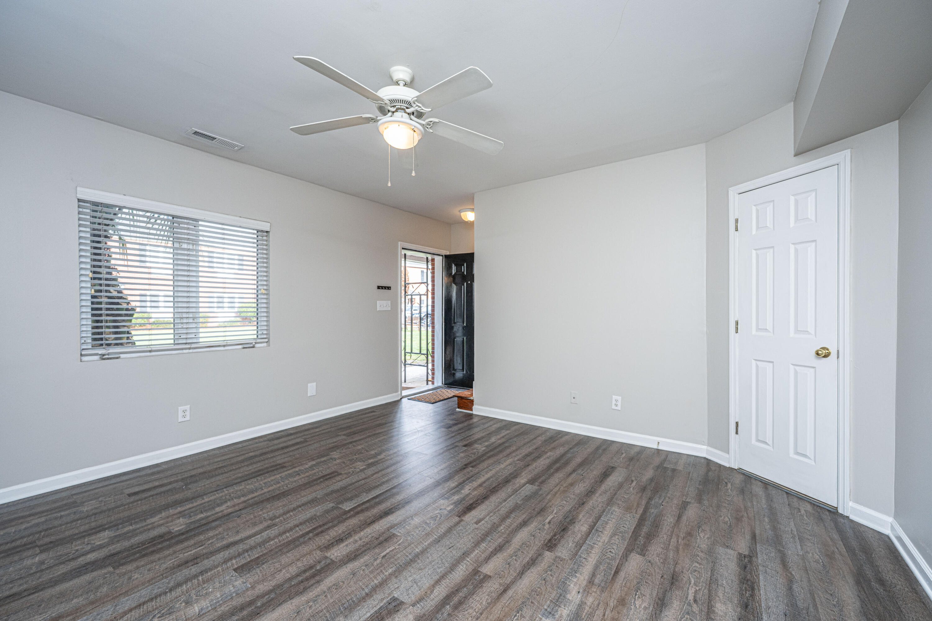 21 Hester Street, Unit 12 Charleston, SC 29403 - Photo 13 of 41 21HesterStUnit12_014