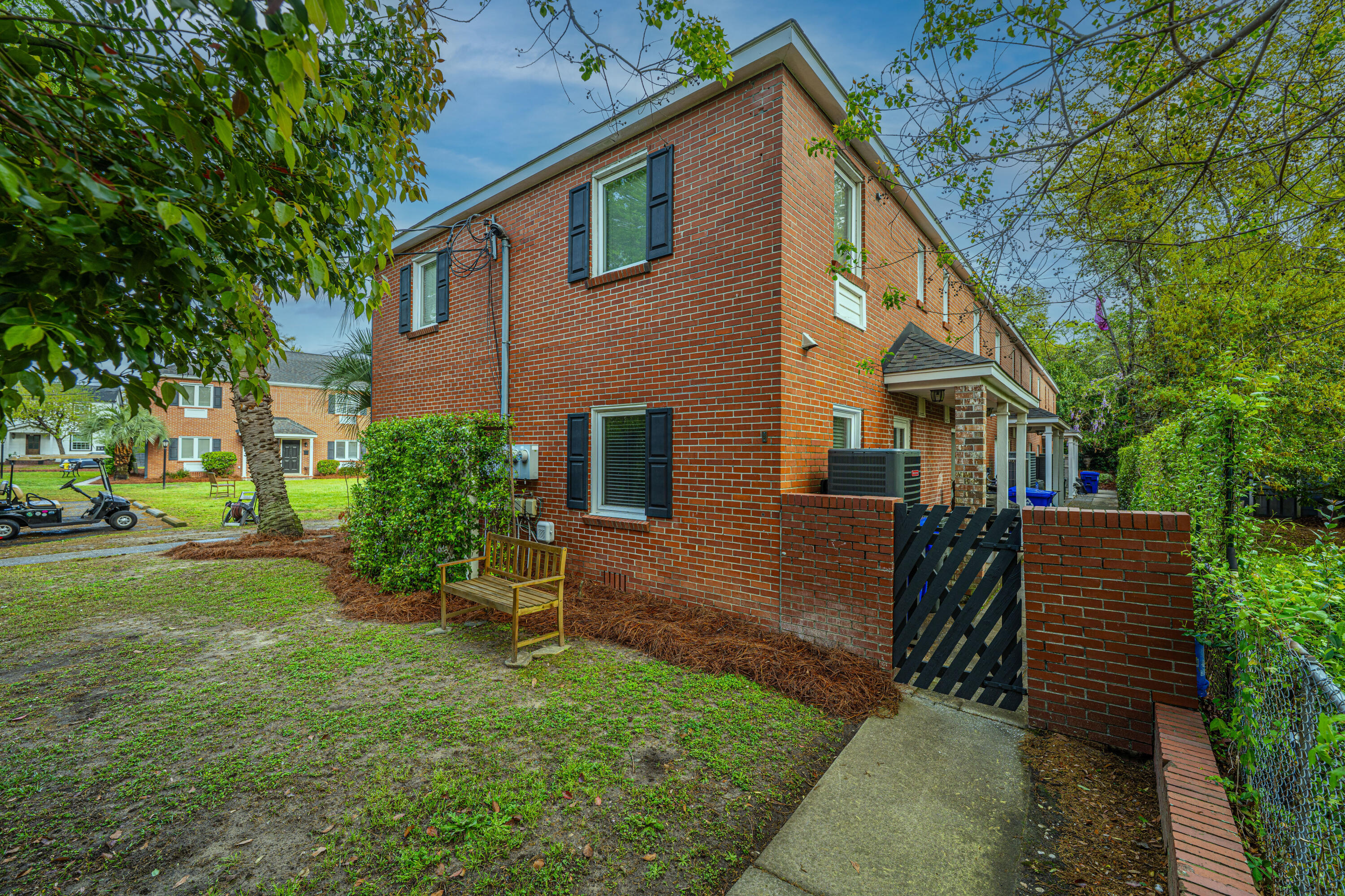 21 Hester Street, Unit 12 Charleston, SC 29403 - Photo 9 of 41 21HesterStUnit12_010