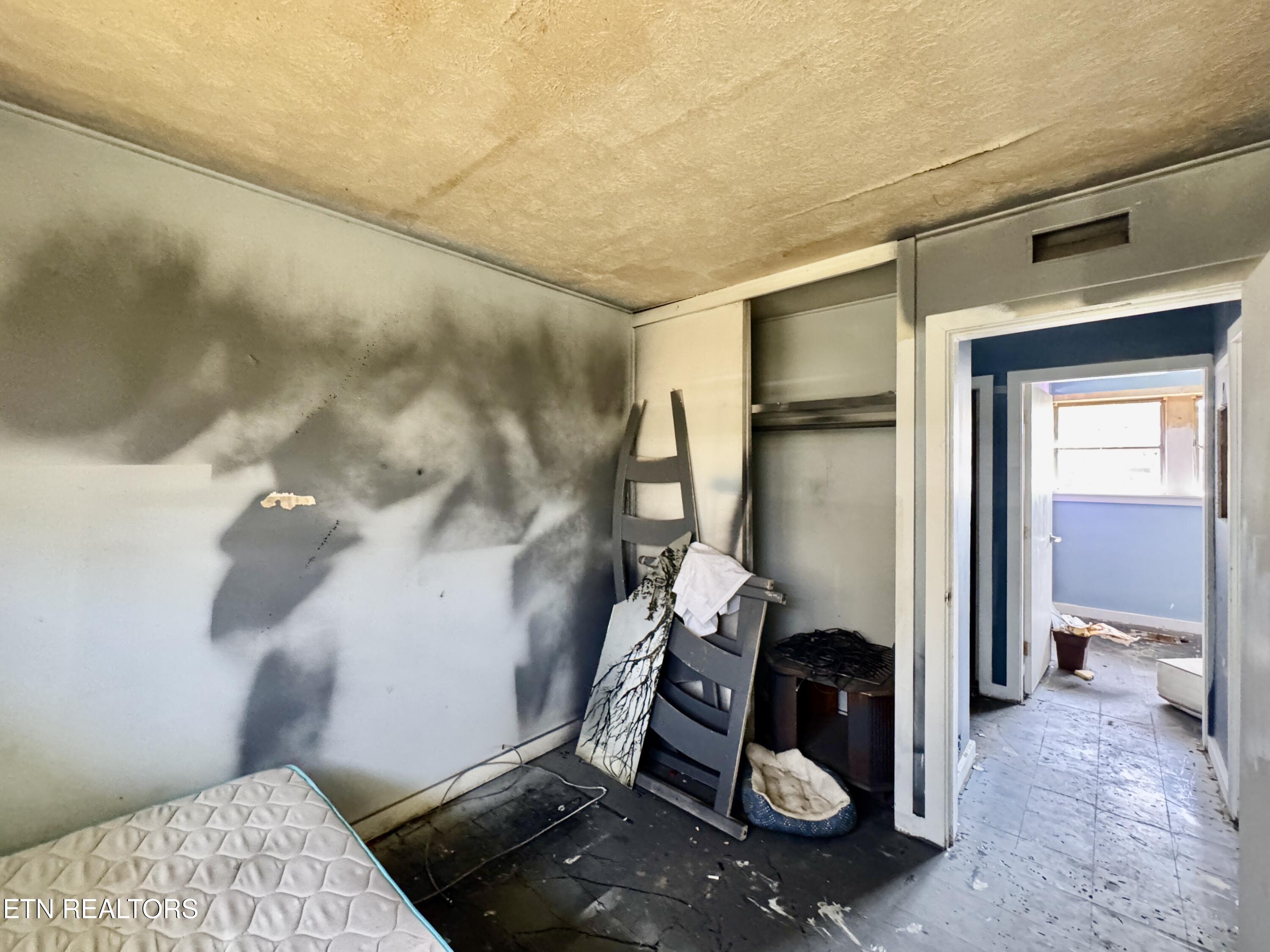 121 Marshall Circle Oak Ridge, TN 37830 - Photo 17 of 20 17