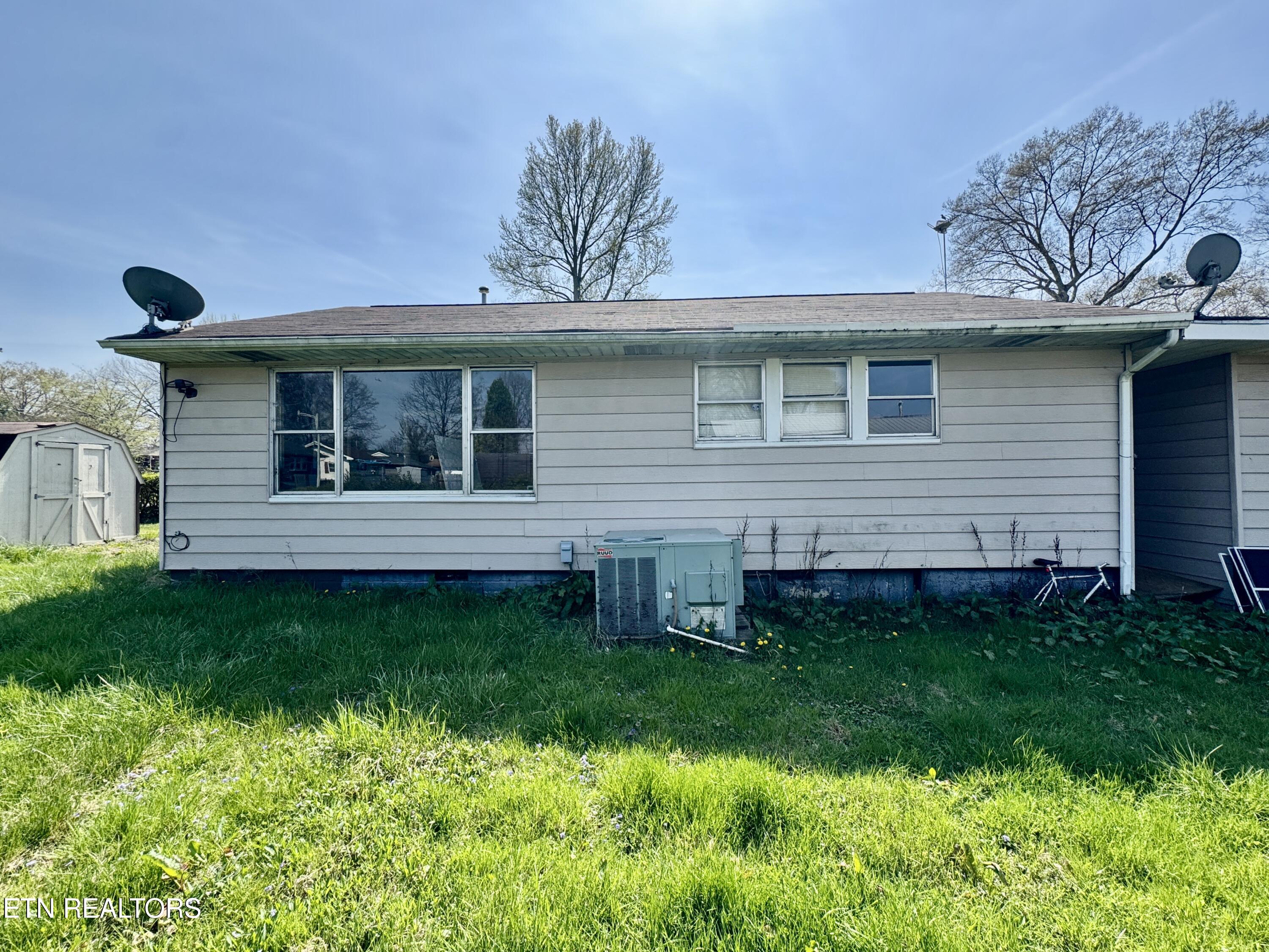 121 Marshall Circle Oak Ridge, TN 37830 - Photo 6 of 20 6