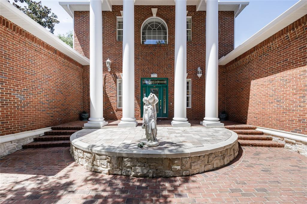 7513 Southwest 35th Way Gainesville, FL 32608 - Photo 4 of 38 a view of a house with a bath tub