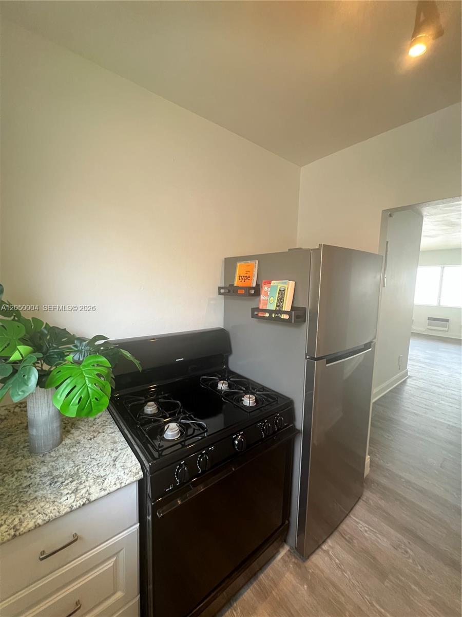 7720 Harding Avenue, Unit 9 Miami Beach, FL 33141 - Photo 15 of 27