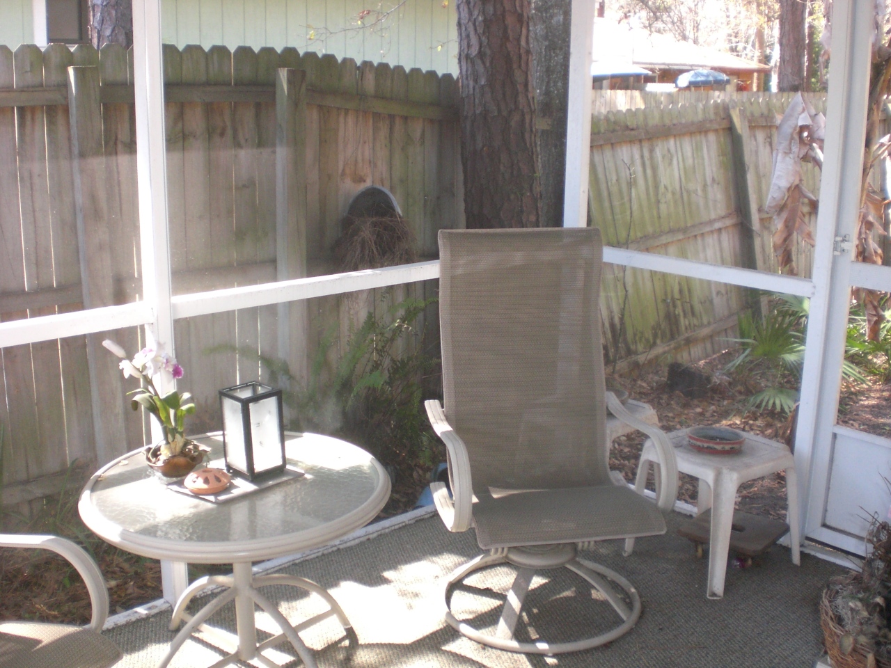 954 Stocks Street Atlantic Beach, FL 32233 - Photo 16 of 21 a dining room with a table and chairs