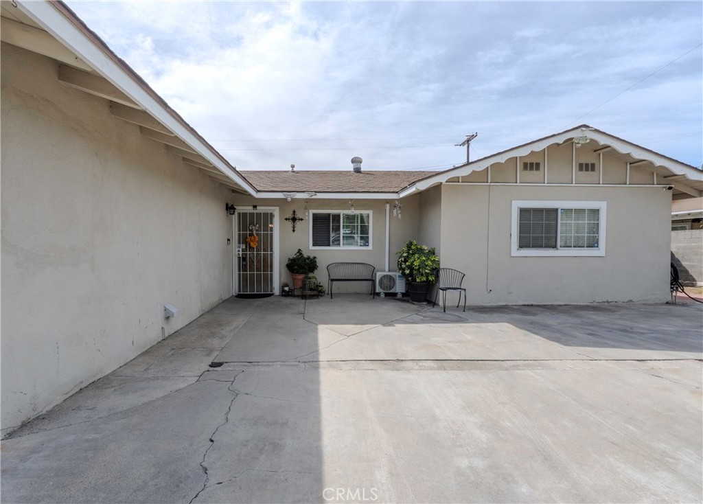 11272 Doverwood Drive Riverside, CA 92505 - Photo 2 of 30