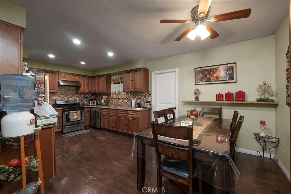 11272 Doverwood Drive Riverside, CA 92505 - Photo 7 of 30