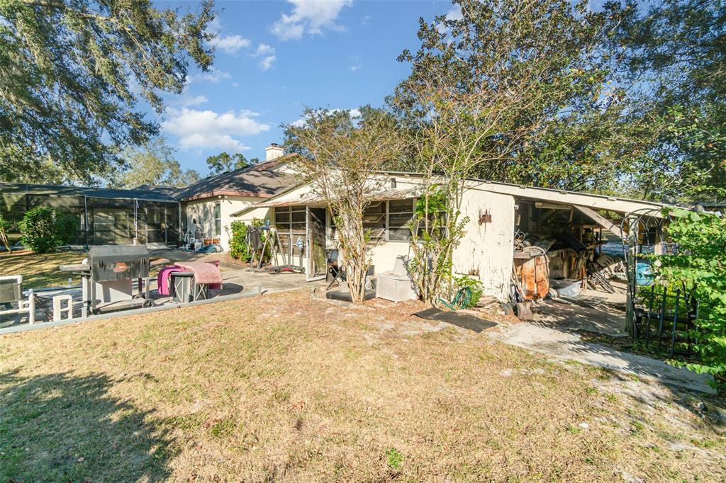 22631 Robbins Road Astatula, FL 34705 - Photo 25 of 35 a view of a park with patio