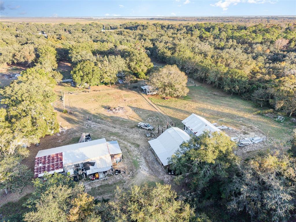 22631 Robbins Road Astatula, FL 34705 - Photo 32 of 35 a view of a city with an ocean