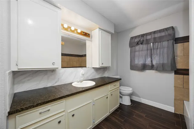 $1,600 | 4914 27th Street East, Dickinson, TX 77539