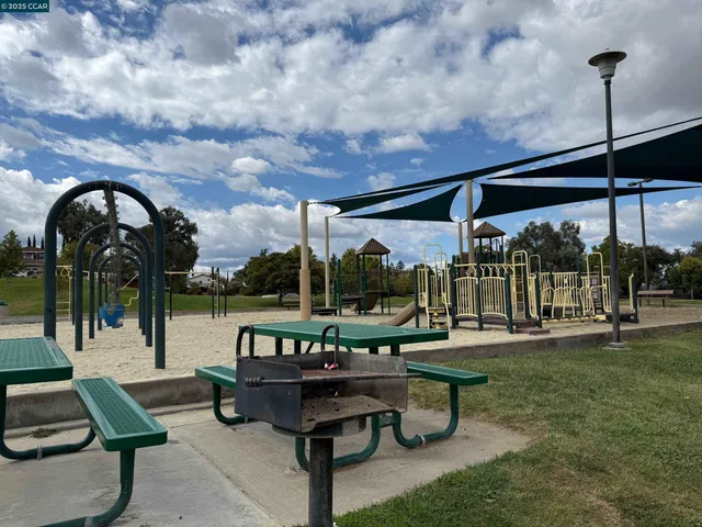 $4,300 | 4695 South Larwin Avenue, Concord, CA 94521