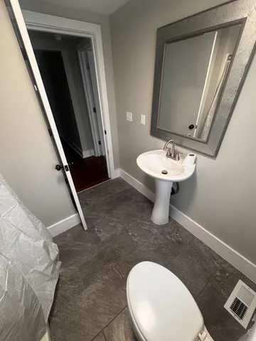 $599,000 | 405 Fairfield Road, Bethpage, TN 37022