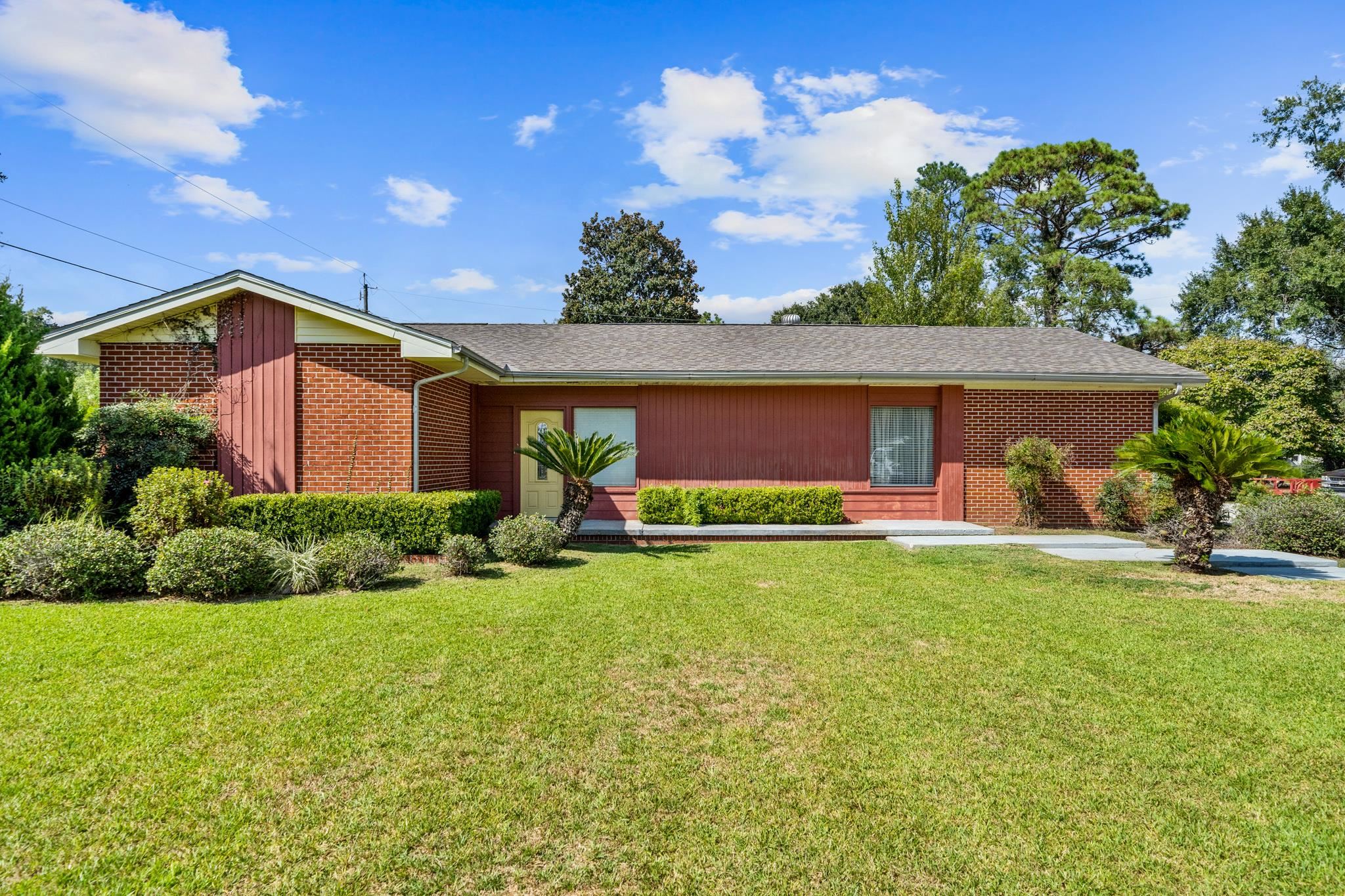 420 West Verbena Avenue Foley, AL 36535 - Photo 3 of 26