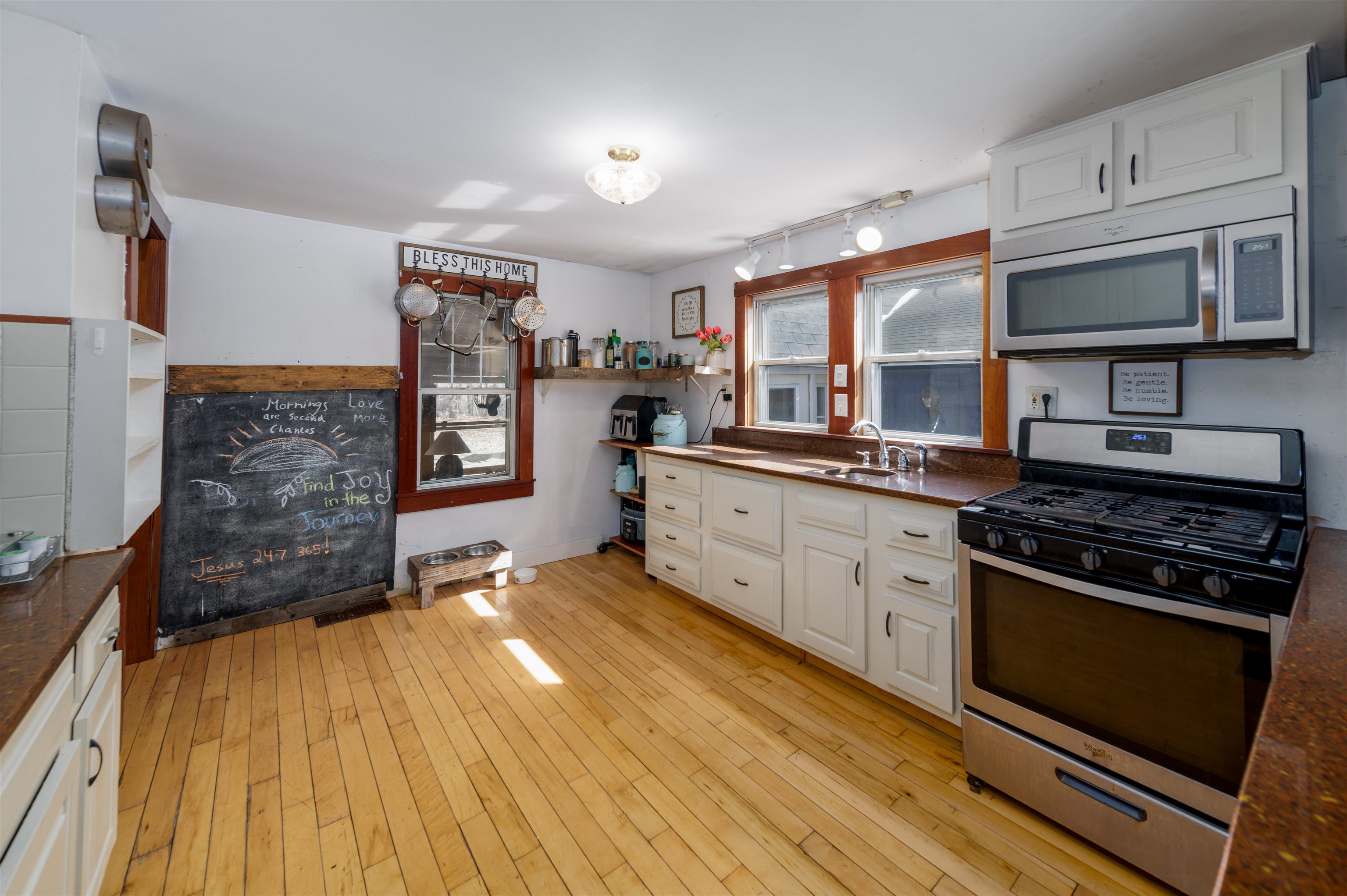 100 Maple Street Lebanon, NH 03784 - Photo 2 of 30