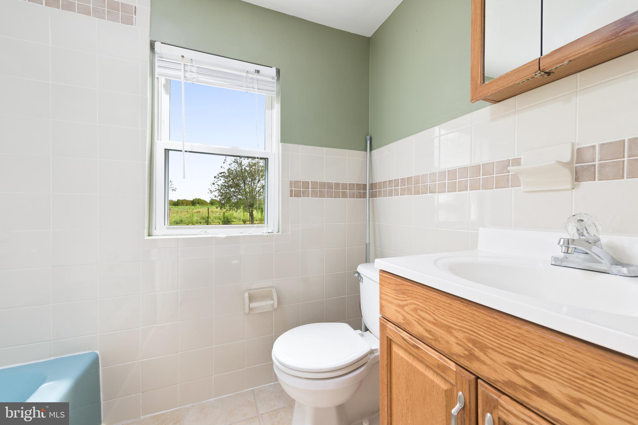 2774 West Chester Road Downingtown, PA 19335 - Photo 20 of 21 Second floor full bathroom