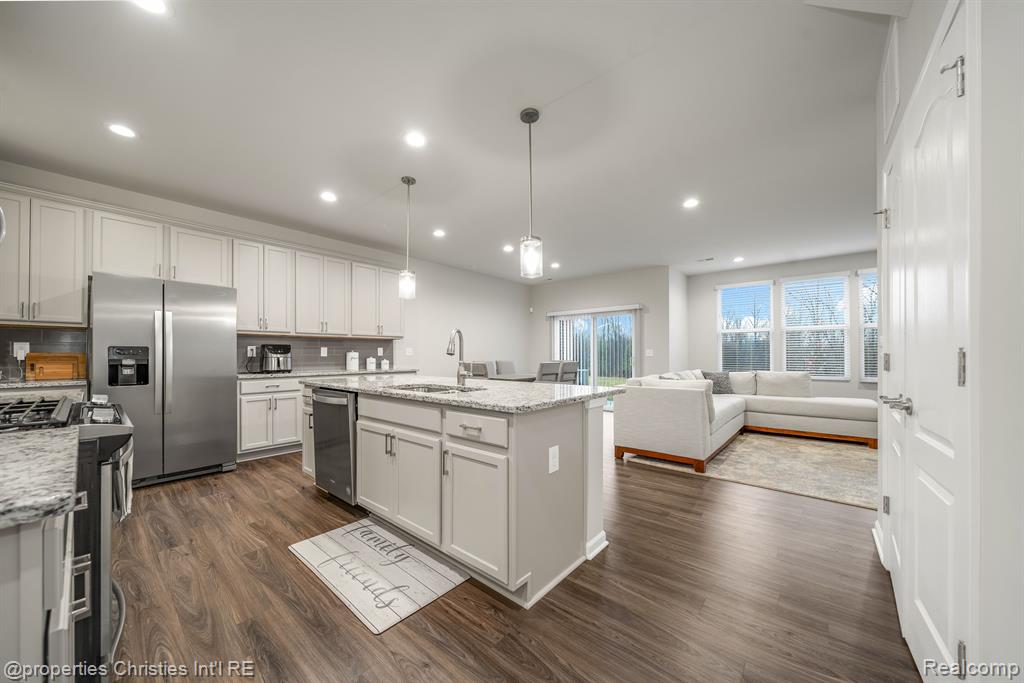 43580 Prospect Lane Novi, MI 48375 - Photo 5 of 27