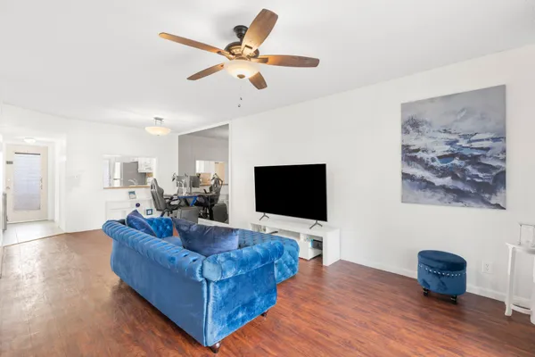 $2,200 | 1101 Crystal Lake Drive, Unit 309, Pompano Beach, FL 33064