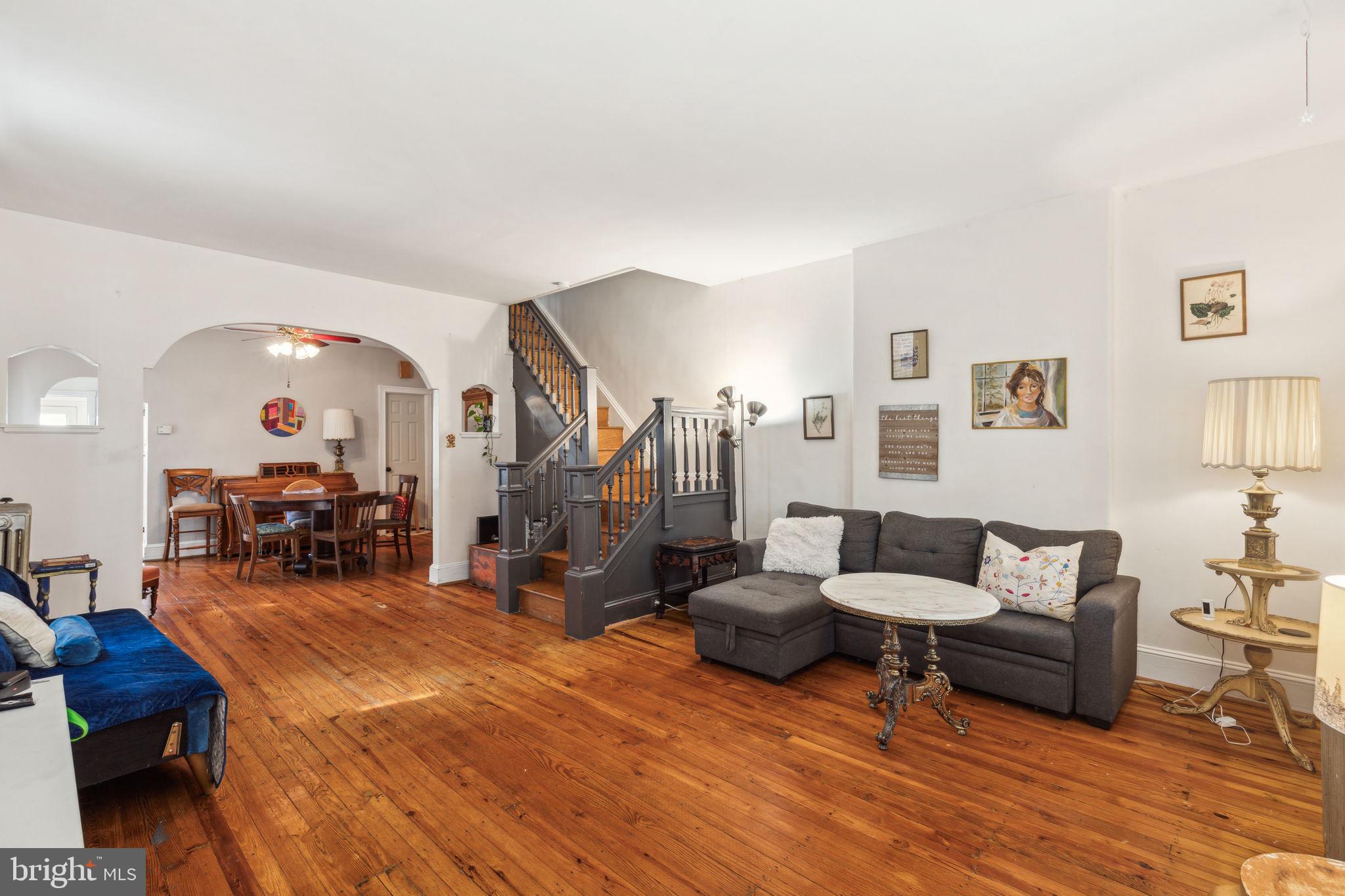 335 Rector Street Philadelphia, PA 19128 - Photo 2 of 29 Living Room