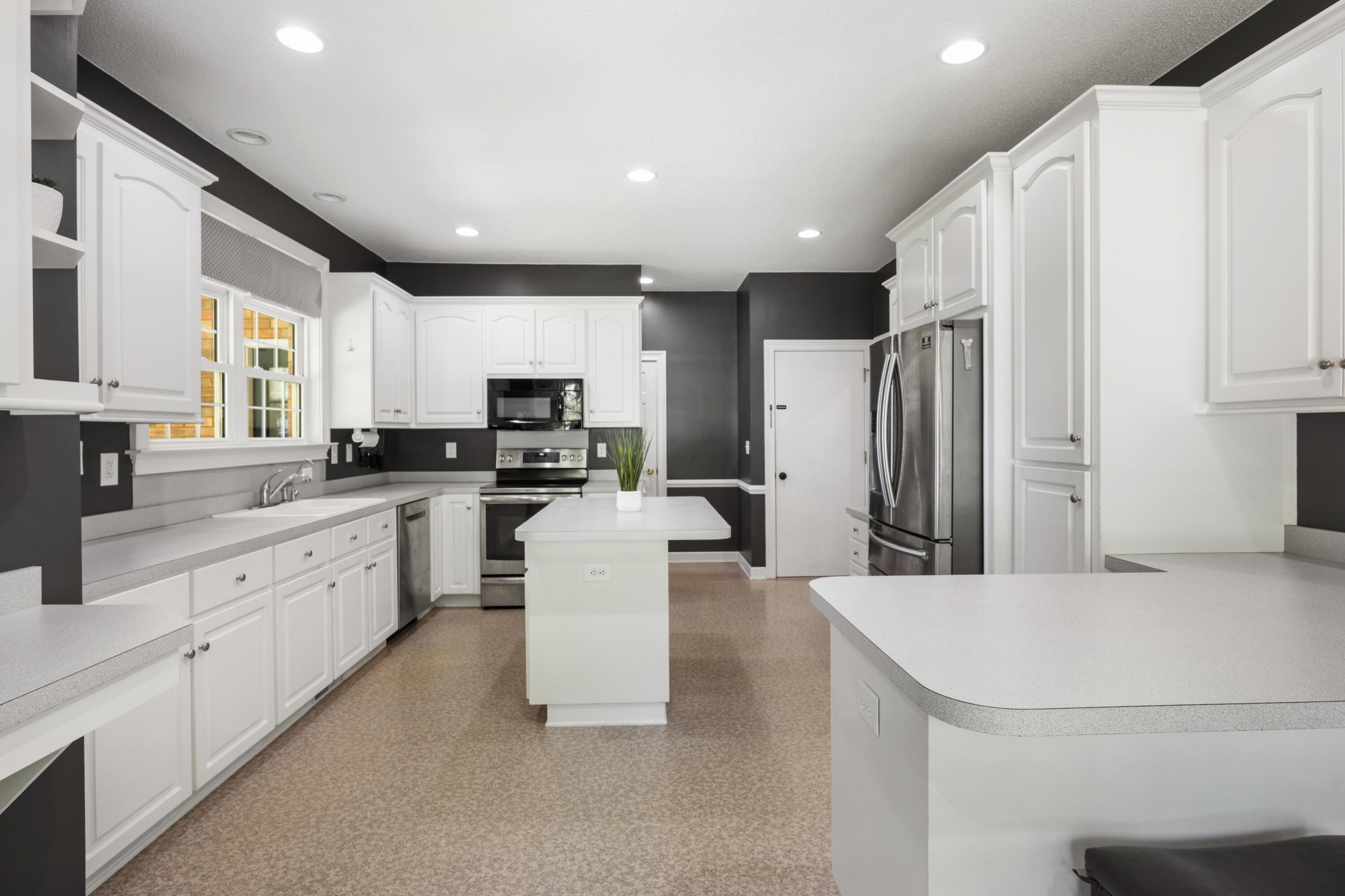 274 Winningham Road Summerville, SC 29483 - Photo 13 of 41 Kitchen