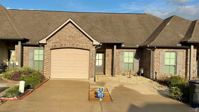$225,000 | 18019 Spring Creek Drive, Baton Rouge, LA 70817