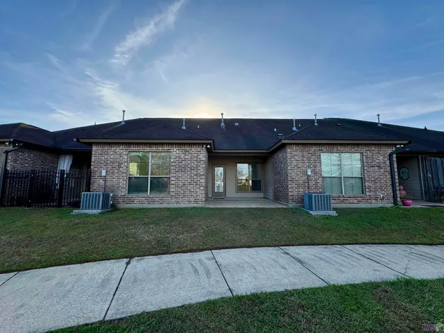$225,000 | 18019 Spring Creek Drive, Baton Rouge, LA 70817
