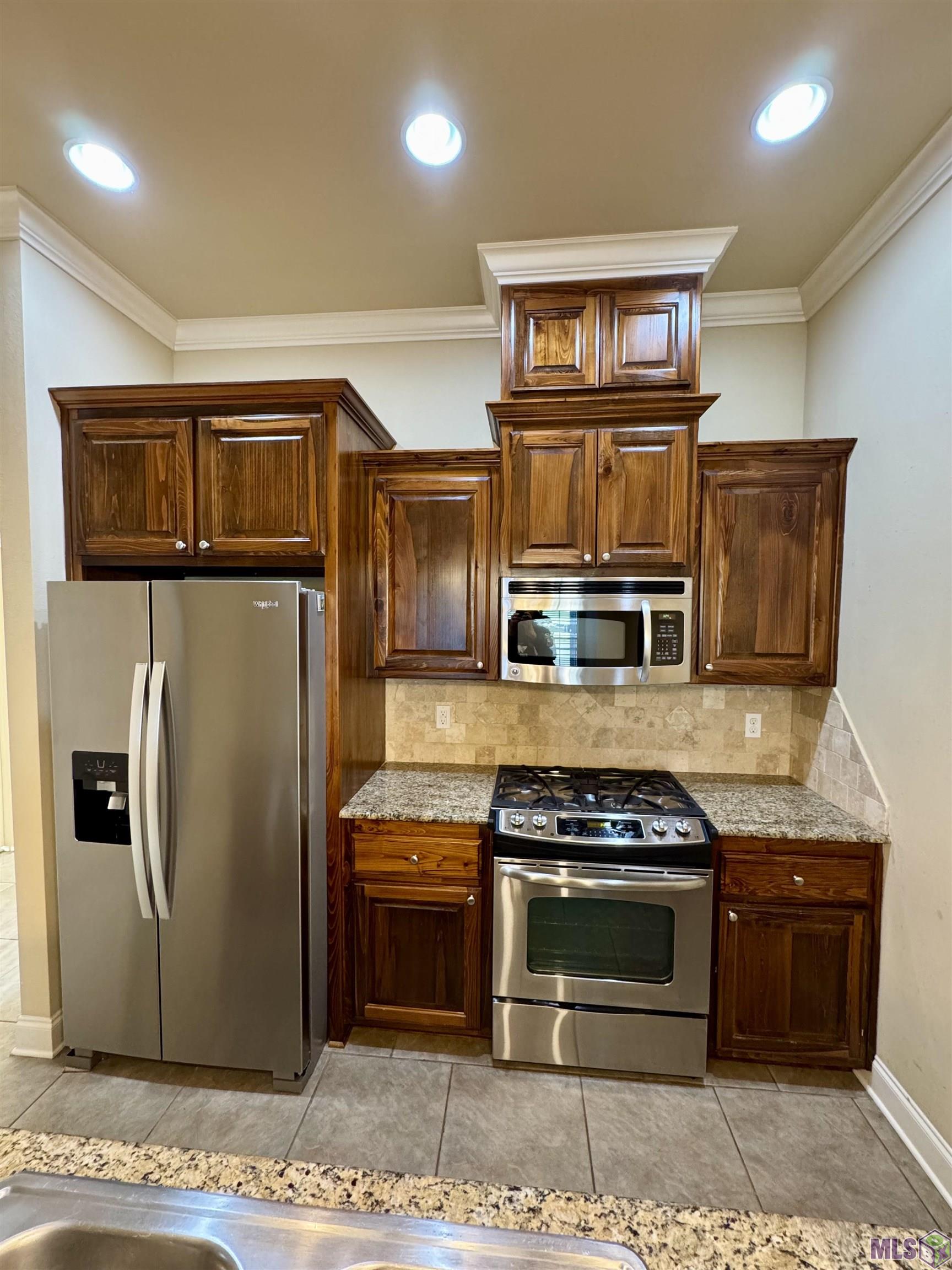 18019 Spring Creek Drive Baton Rouge, LA 70817 - Photo 3 of 16 Stainless Appliance