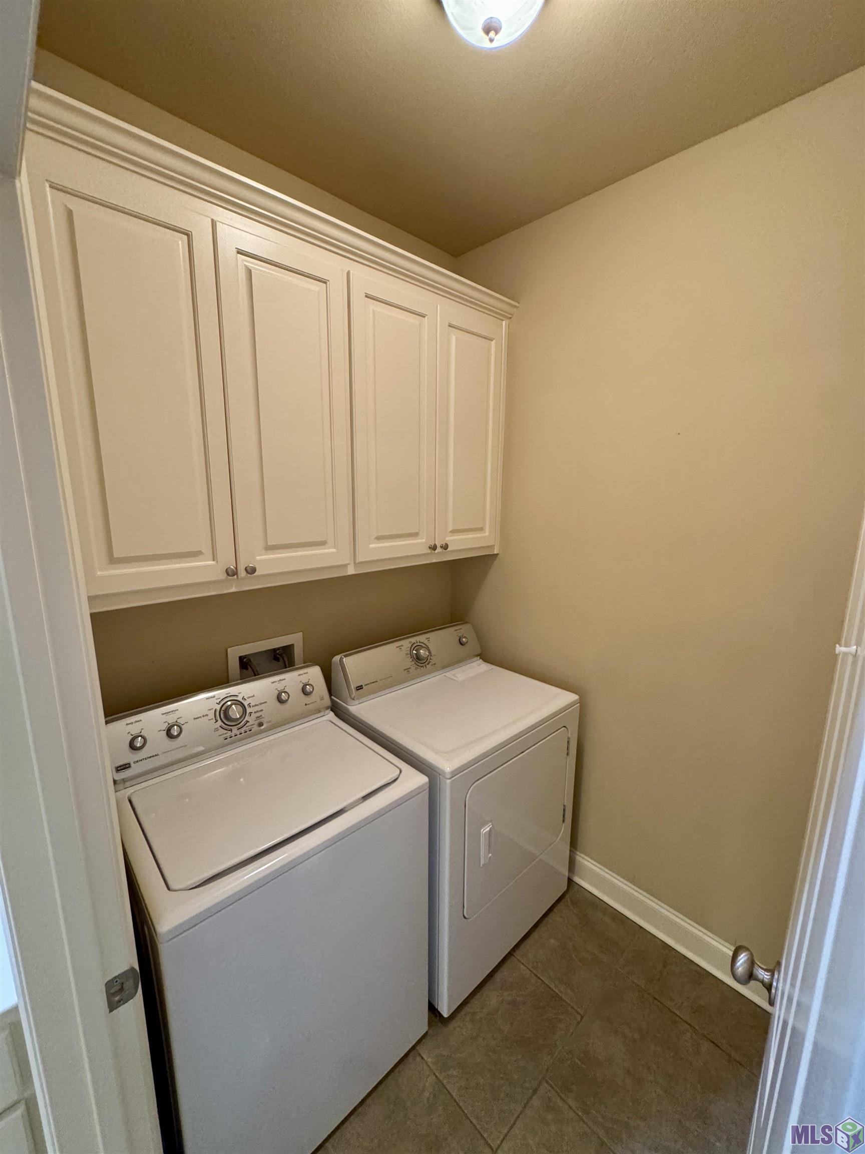 18019 Spring Creek Drive Baton Rouge, LA 70817 - Photo 6 of 16 Washer & Dryer to Remain