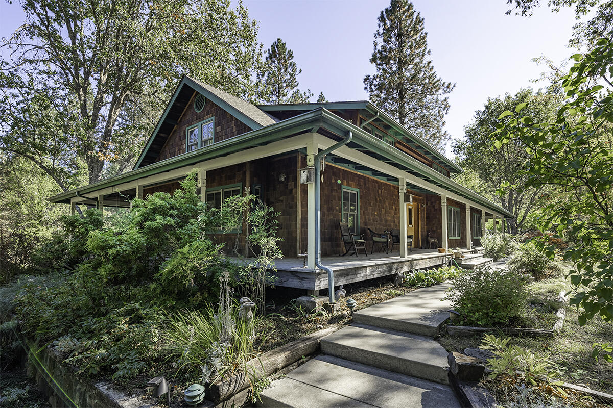 255 Davidson Road Williams, OR 97544 - Photo 5 of 82 DSC03820-HDR-Edit