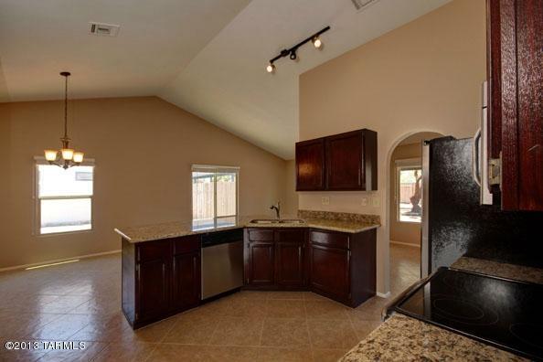 10590 Keystone Road East Tucson, AZ 85730 - Photo 2 of 19