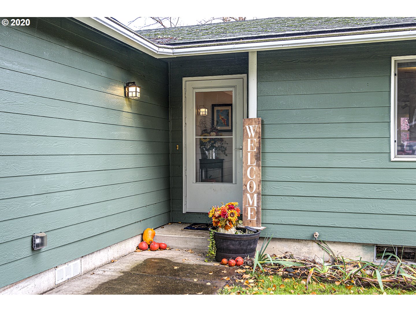 130 Walker Road Lebanon, OR 97355 - Photo 2 of 32 Gallery Image 2