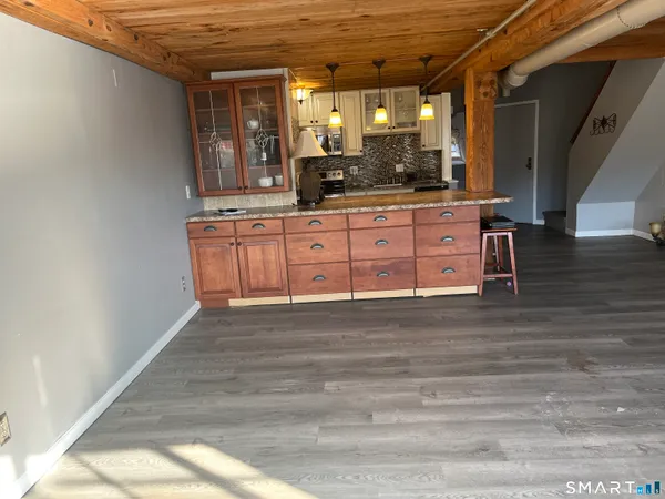 $2,300 | 68 Thermos Avenue, Unit 212B, Norwich, CT 06360