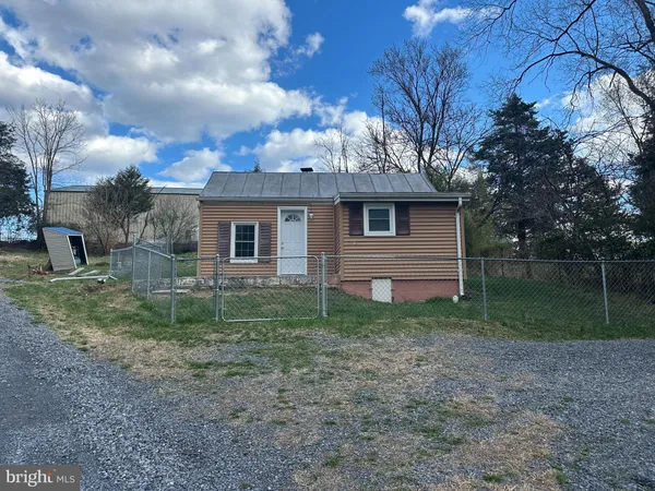 $1,100 | 27292 Old Valley Pike, Toms Brook, VA 22660