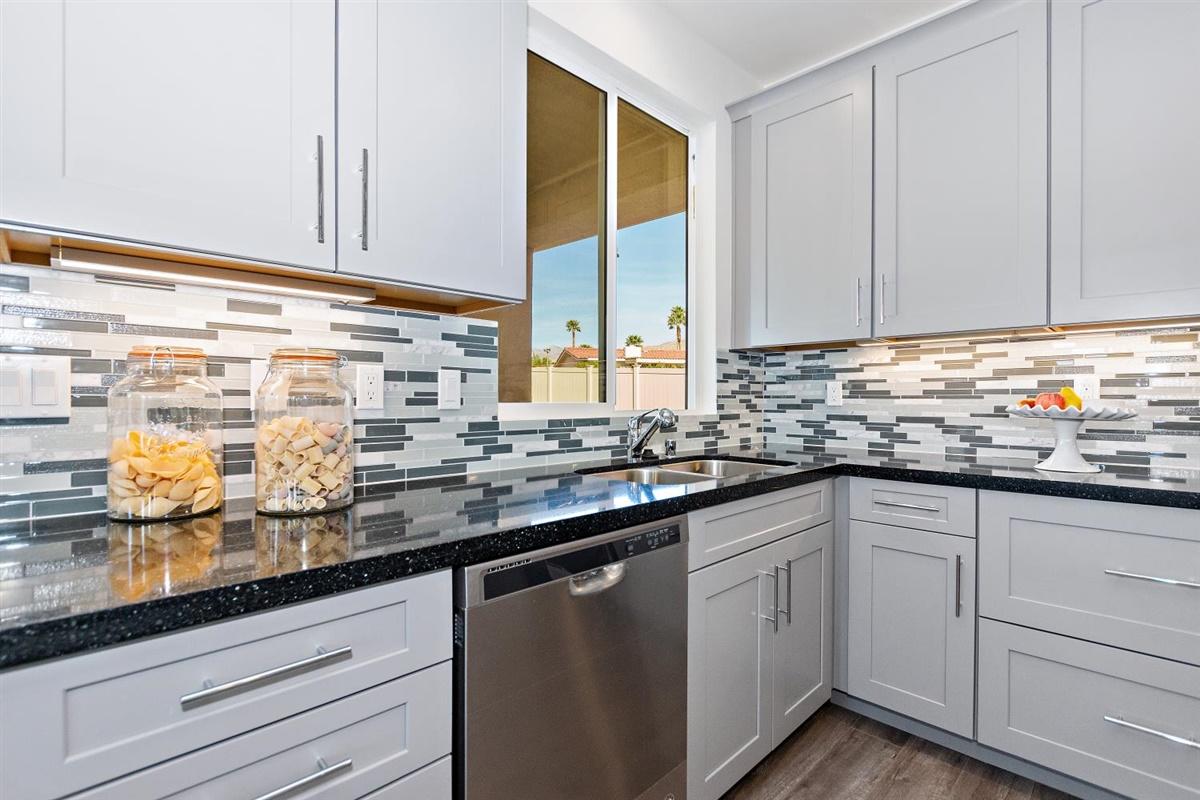 9711 Capiland Road Desert Hot Springs, CA 92240 - Photo 15 of 33 12-Kitchen