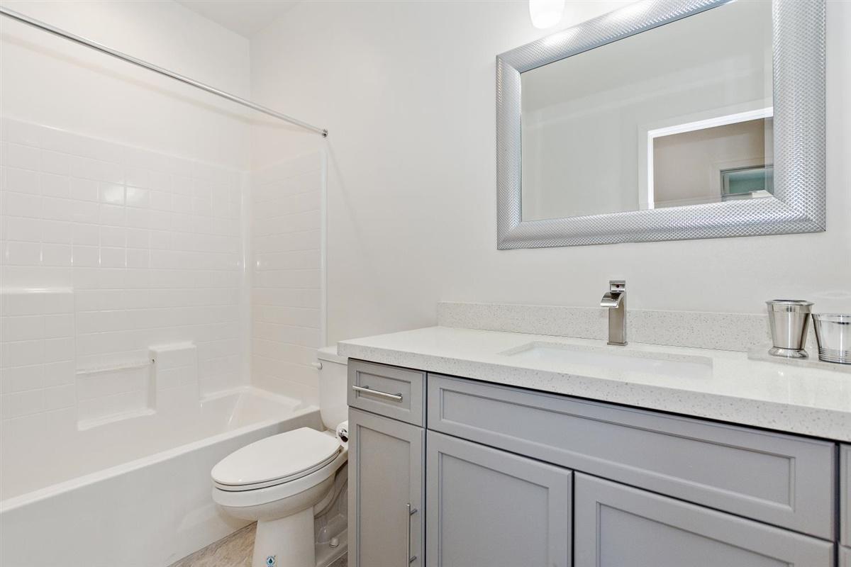 9711 Capiland Road Desert Hot Springs, CA 92240 - Photo 18 of 33 15-Bathroom
