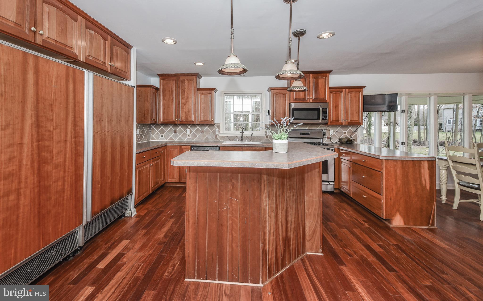 480 Kings Road Yardley, PA 19067 - Photo 15 of 59 Gourmet kitchen