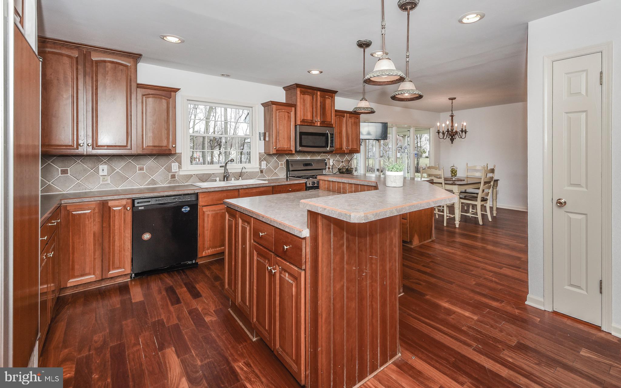 480 Kings Road Yardley, PA 19067 - Photo 16 of 59 Gourmet kitchen