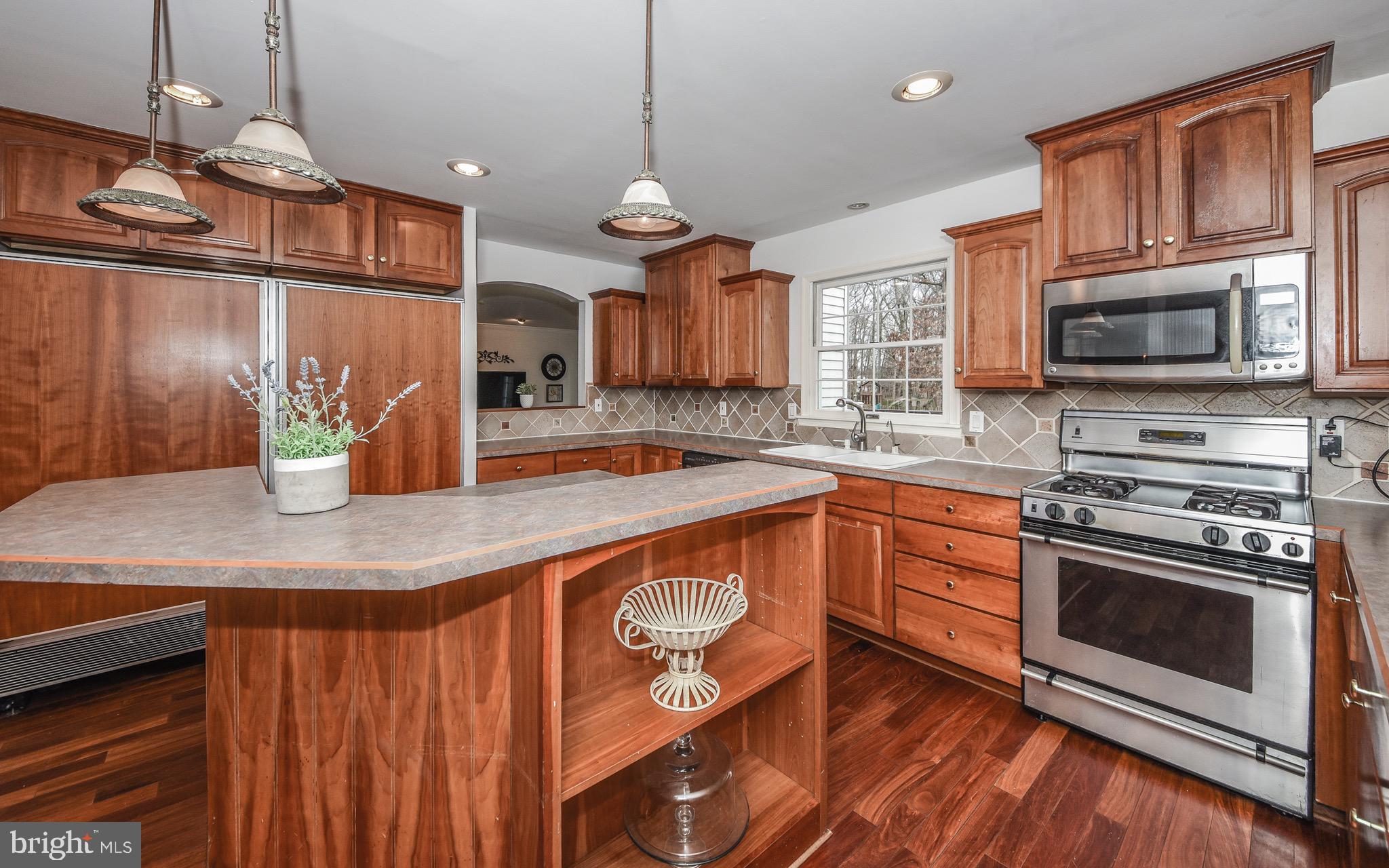 480 Kings Road Yardley, PA 19067 - Photo 20 of 59 Stainless steel appliance suite