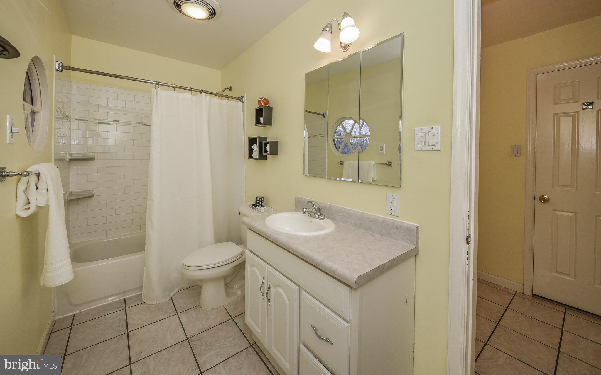 480 Kings Road Yardley, PA 19067 - Photo 43 of 59 Shower area in hall bathroom