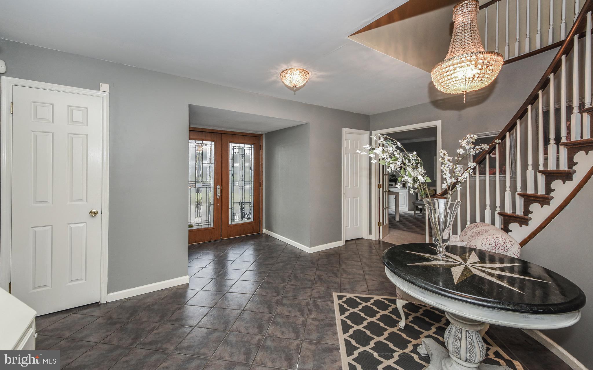 480 Kings Road Yardley, PA 19067 - Photo 8 of 59 Foyer