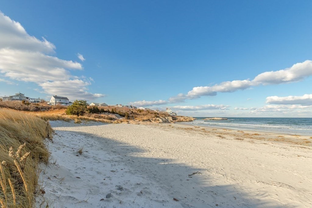 24 Waterman Road Gloucester, MA 01930 - Photo 4 of 41 Gallery Image 4