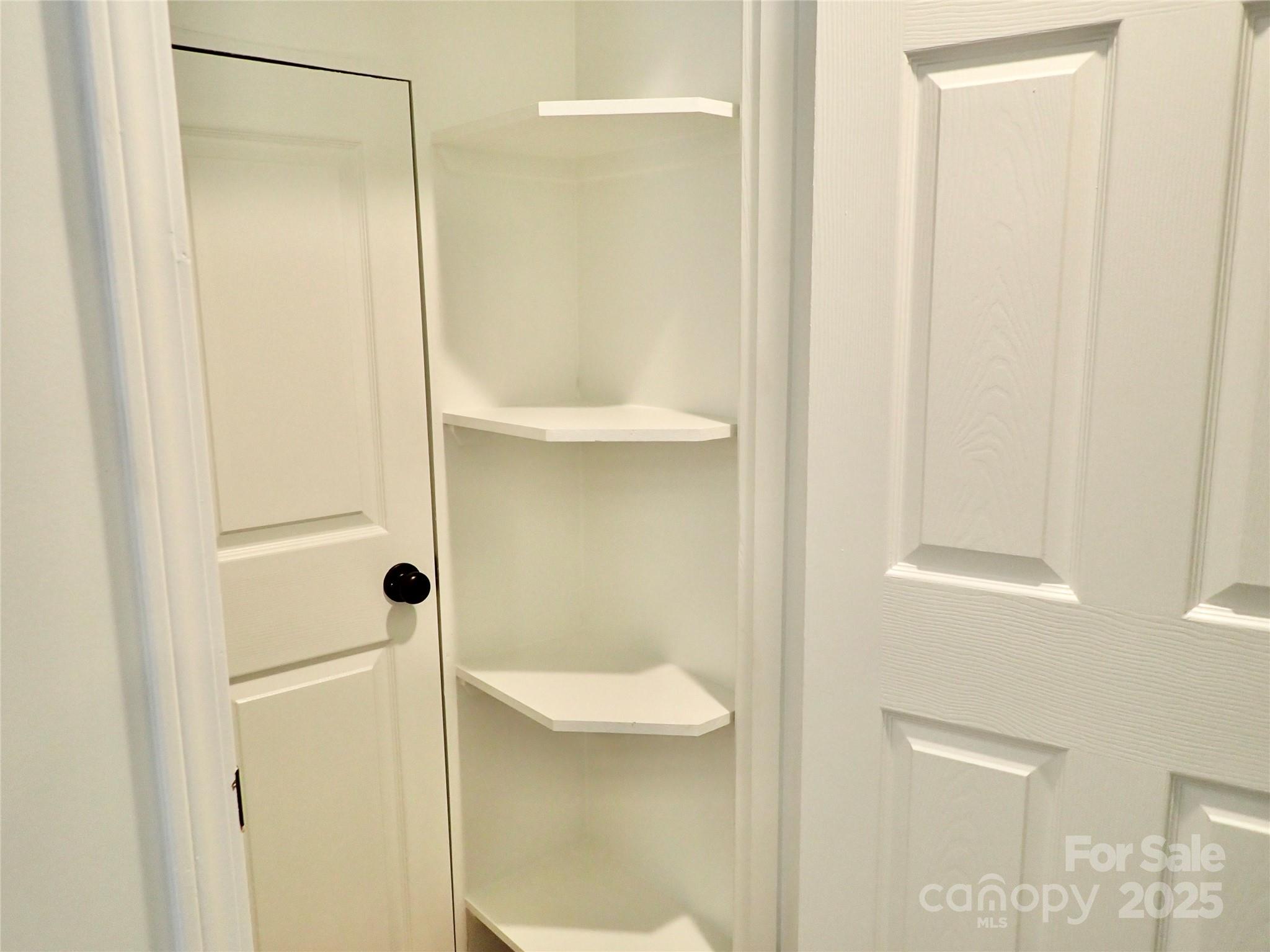 3921 Lake Road Charlotte, NC 28269 - Photo 15 of 38 Gallery Image 15