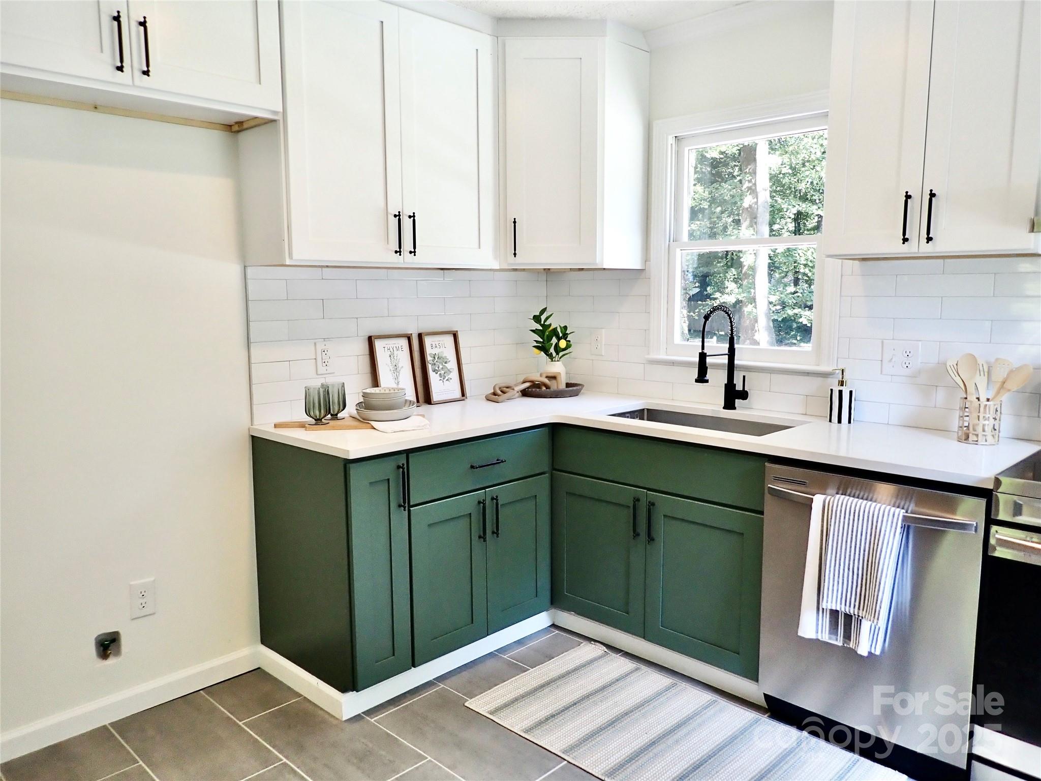 3921 Lake Road Charlotte, NC 28269 - Photo 8 of 38 Gallery Image 8