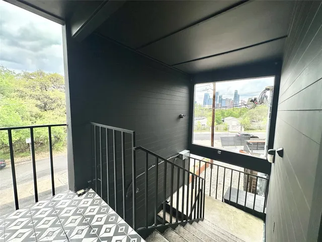 $1,450 | 201 Academy Drive, Unit 203, Austin, TX 78704
