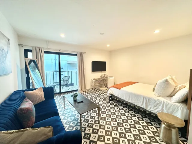 $1,450 | 201 Academy Drive, Unit 203, Austin, TX 78704