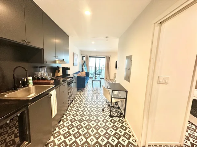 $1,450 | 201 Academy Drive, Unit 203, Austin, TX 78704